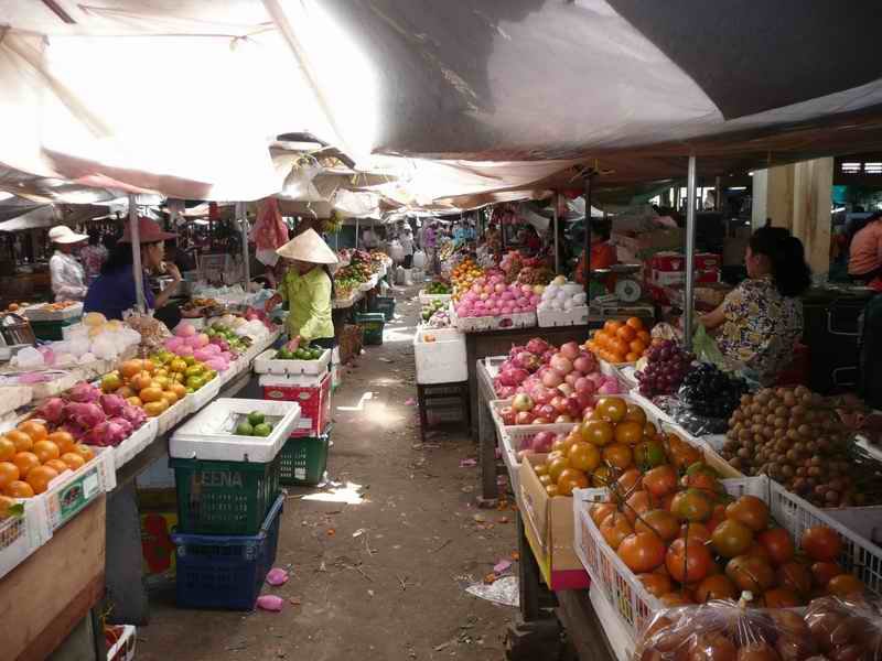 attraction-Shopping in Kampot Market.jpg